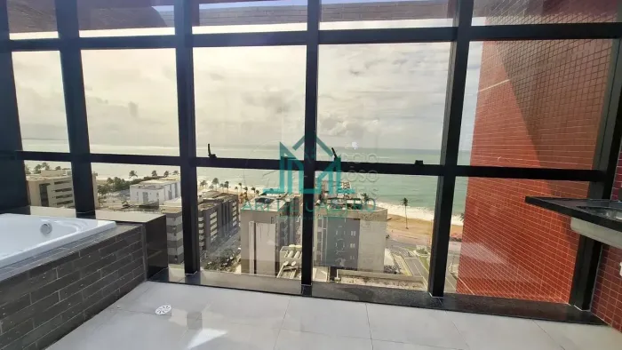 Apartamento Cobertura Duplex 2 Suítes, 82m², Hidromassagem, Varanda vista mar da Praia de