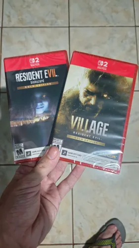 Resident Evil VII Biohazard Gold Edition + VIII Village Gold Edition - Nintendo Switch