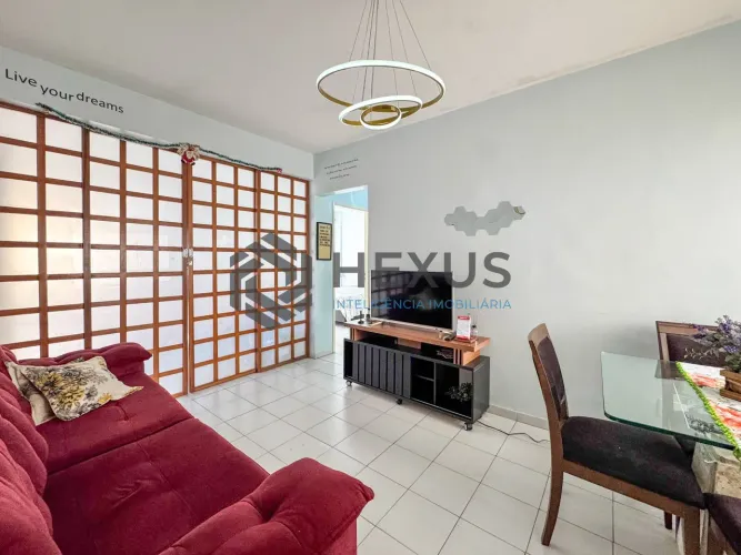 Apartamento na quadra mar da Praia das Pitangueiras à venda, Guarujá-SP