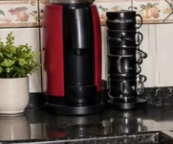 CAFETEIRA EXPRESSO TRÊS CORAÇÕES MULTIBEBIDAS
