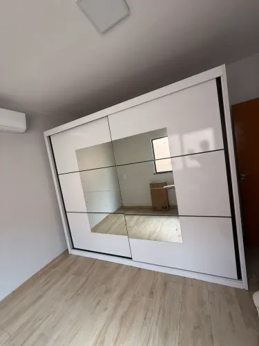 Guarda Roupa com espelho nas duas portas branco