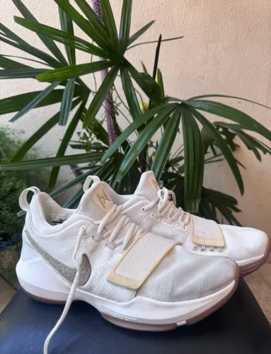 Tênis Nike Pg 1 Nike Zoom Tamanho 41Br Branco Esportes Fitness