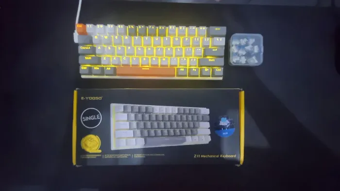 Teclado Mecânico E-YOOSO Z11 60% Hot Swap + Switches Extras