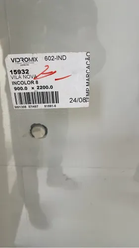 Vendo porta de correr de Vidro! Com furos da roldanas e fechadura 