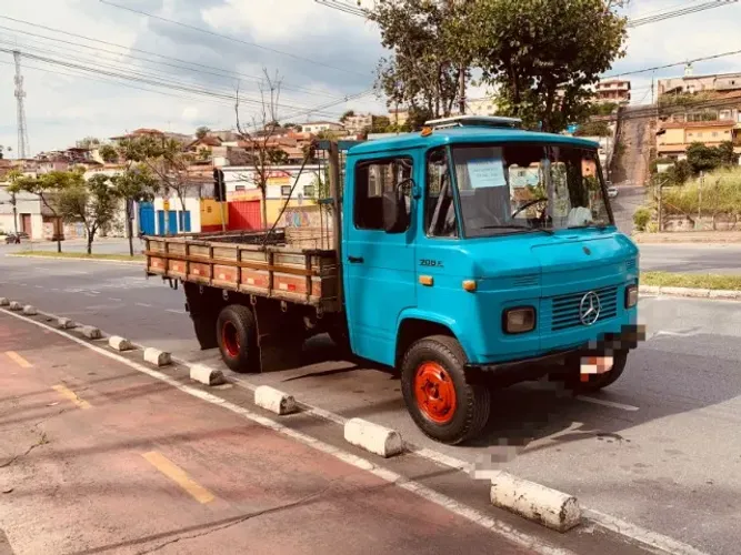 Caminhão Mercedes Benz 708