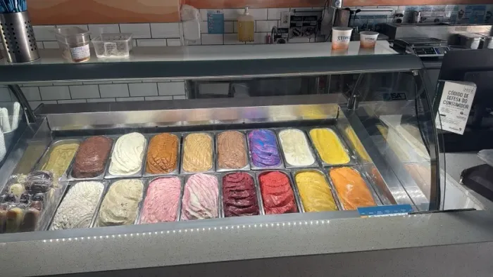 VITRINE EXPOSITORA DE SORVETES/GELATOS IZA - 18 CUBAS