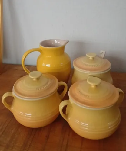 Set Sopeiras e Jogo Breakfast Açucareiro Com Jarra Dijon Yellow Le Creuset