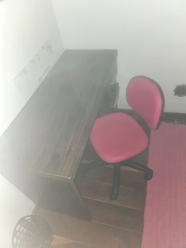 Mesa de trabalho e estudo com cadeira ou não