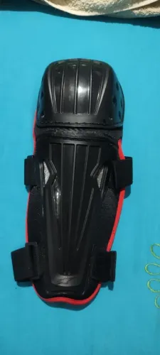 Vendo par de proteção de perna pra Andar de Moto ou mesmo fazer trilha