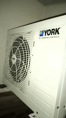 Ar-condicionado York 7.500 BTUs convencional 