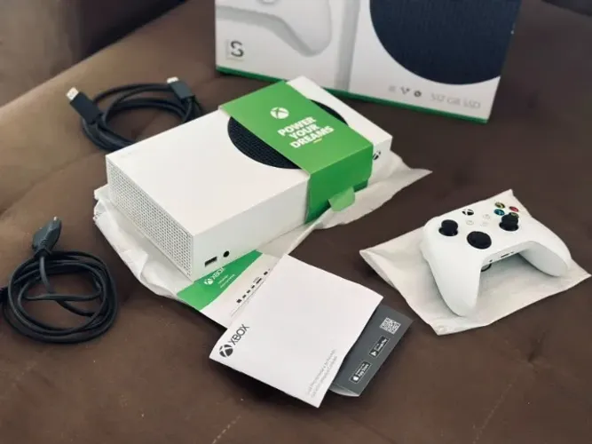 Xbox séries S extremamente novo! Tenho a nota fiscal.