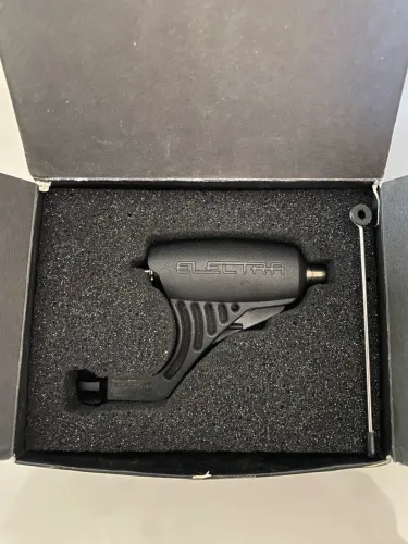 VENDO MÁQUINA DE TATTOO usada apenas 4 vezes