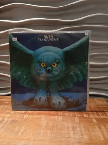 Vinil Rush - Fly by Night