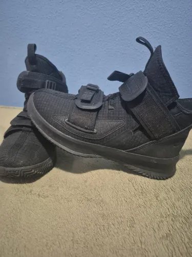 Tênis lebron james-nike