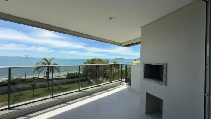 Apartamento de 136m² com 3 suítes em Canasvieiras