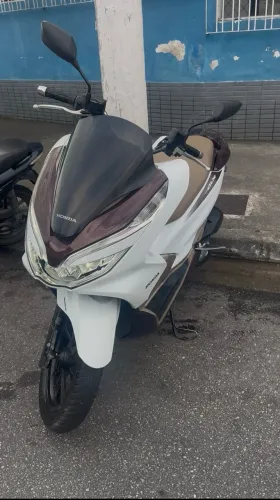 VENDO PCX DLX 2020 BRANCA chave aproximação! 