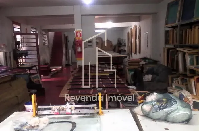 Ponto Comercial à Venda em São Paulo-SP: Espaçoso e bem localizado com 500m² de área! Exce