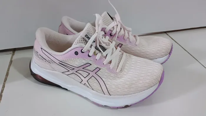 Tênis Asics Thunderlight - Tam 38 - Feminino