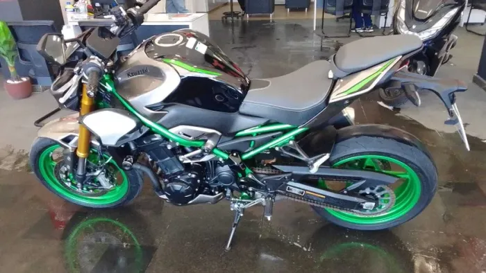 KAWASAKI Z900 SUPER NOVA