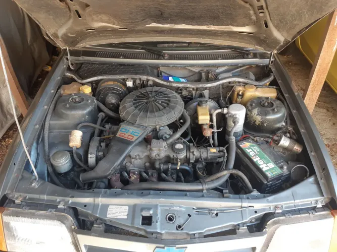 Chevrolet Monza Classic SE 2.0 /mpfi E EFI 2P E 4P 1988