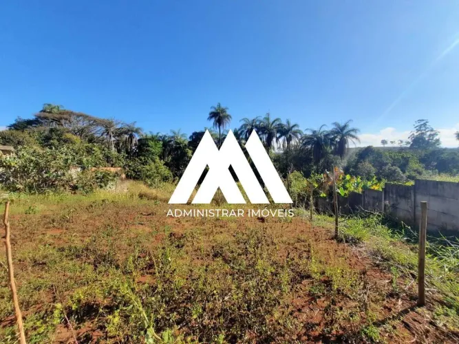 Vendo lote em Itatiaiuçu de 880m² excelente localização.