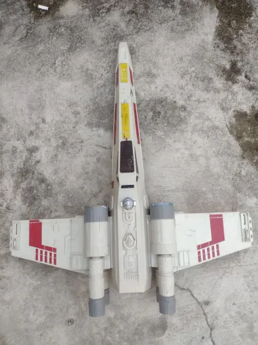 Nave x wing, guerra nas estrelas, 70 cm de comprimento por 50cm de largura 