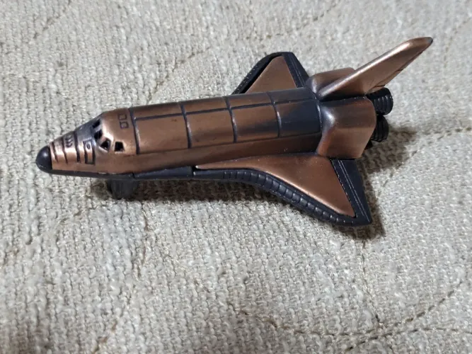 Miniatura apontador colecionável, em metal: ônibus espacial