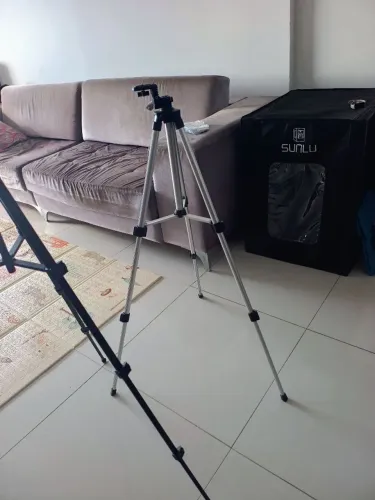 Dois Tripés para Câmera Giratória Ajustável