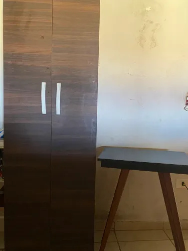 Multiuso/sapateira usada