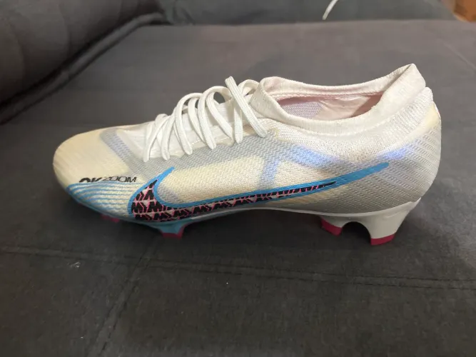 Chuteira Nike Mercurial Air Zoom Vapor 15 Pró