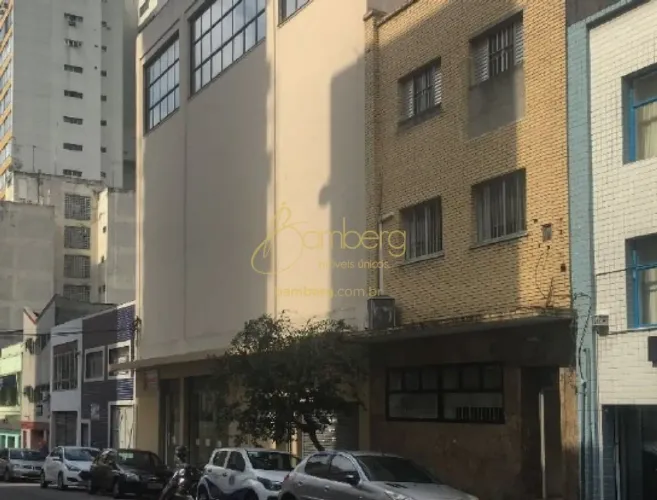 Prédio para escolas ou serviços região central de São Paulo.