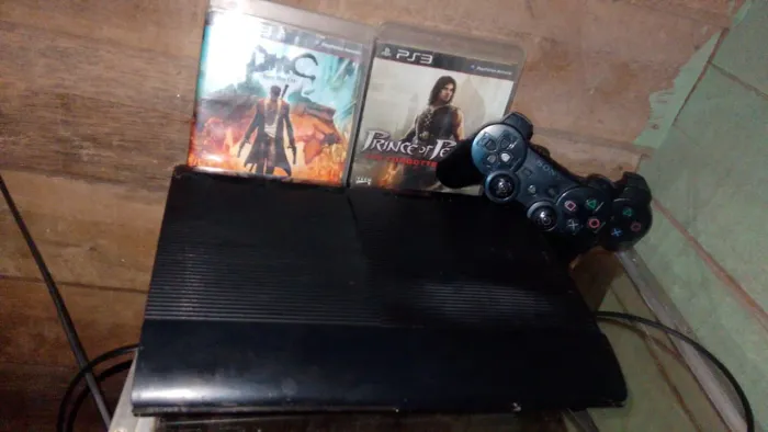 Ps3 desbloqueado com 30 jogos e 500 GB de memória