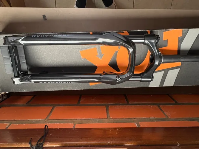Suspensão RockShox Judy Silver boost nova 