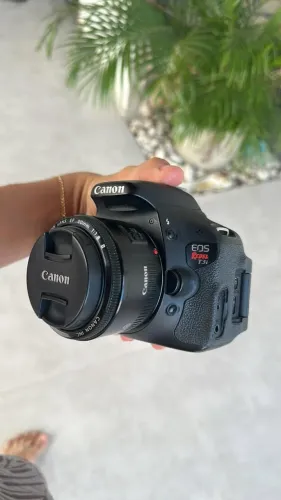 canon t3i + lente canon 50mm 1.8 + brinde