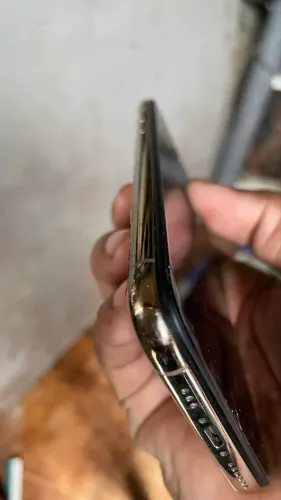 iPhone XS ouro 