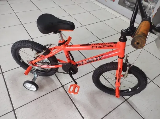 Bicicleta BMX infantil Wendy Cross aro 16" faixa de 5/6 anos nova com estrutura reforçada.