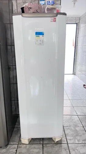 Vendo geladeira Esmaltec ROC 35