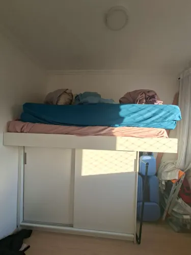 Guarda-roupa com Cama