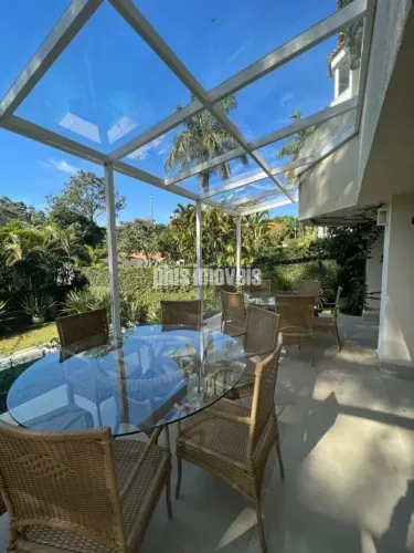 Casa em condomínio fechado com 420m² - Morumbi