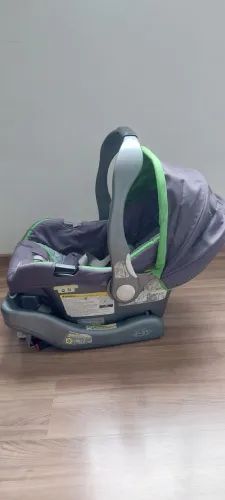BEBÊ CONFORTO COM BASE VEÍCULO R$ 320,00