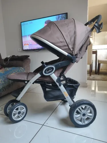 Carrinho e bebê conforto * whatsapp
