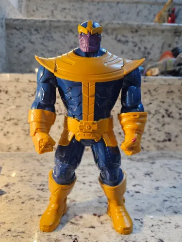 Boneco Thanos Hasbro Marvel
