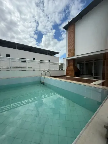 4 quartos, piscina, 2 vagas, 240m², sem taxa de condomínio