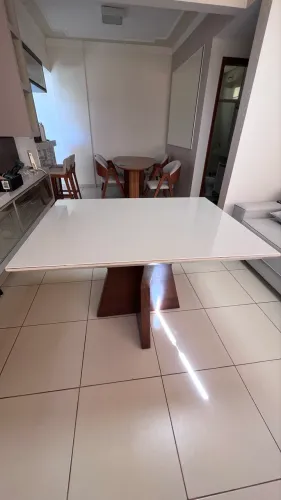 Vende se mesa 4 lugares