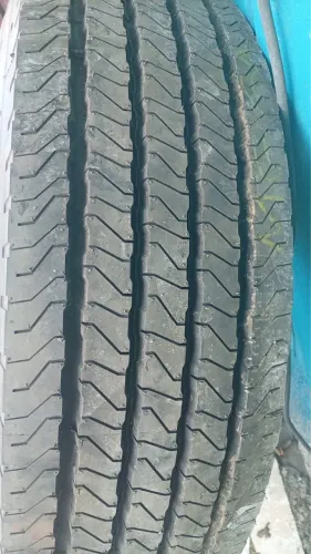 Pneu 295 novo