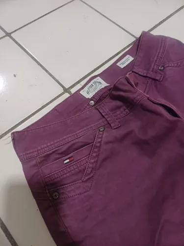 Calça Tommy Hilfiger Feminina - T28 Europa (Veste 42-44 BR / M) - Nova com Etiqueta