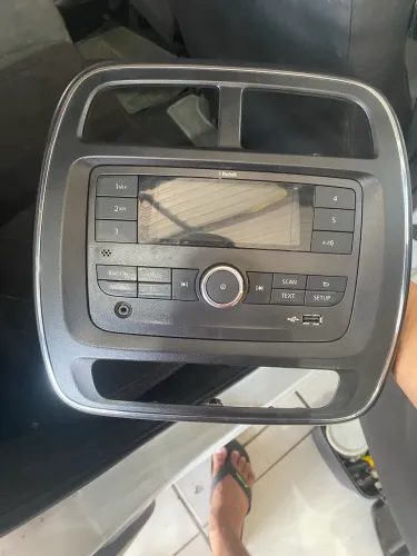 Rádio + Moldura original kwid zen