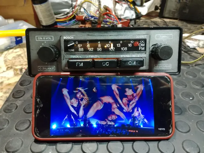 Rádio Bosch LD243 Plus 20 Watts com Bluetooth.