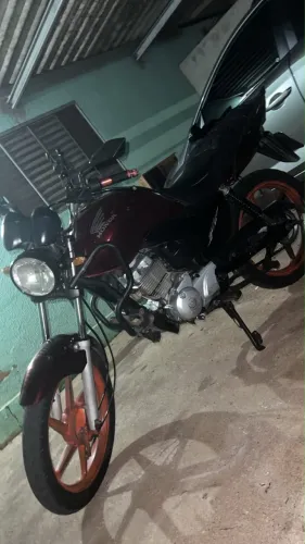 Honda Fan cg 150 vermelha 