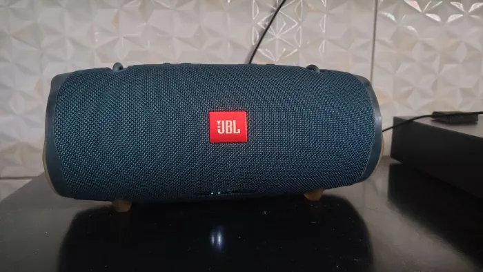 JBL Xtreme 2 original, bateria carrega só metade ,funcionando perfeitamente 